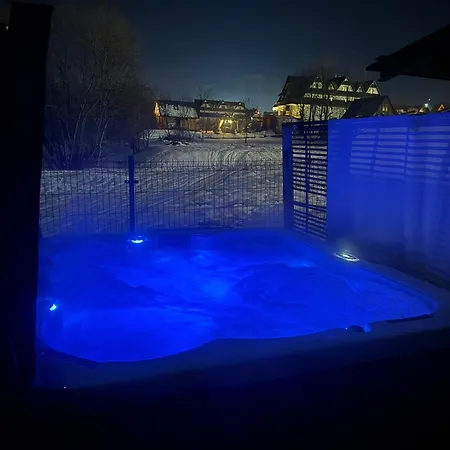 84 & - Sauna & Jacuzzi 3* זקופאנה