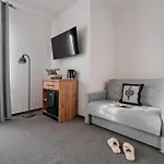 84&apartments - Sauna Bed & Breakfast 3*