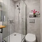 84 & - Sauna & Jacuzzi לינה וארוחת בוקר זקופאנה