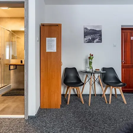 84 & - Sauna & Jacuzzi 扎科帕内