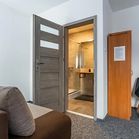 84 & - Sauna & Jacuzzi 3*