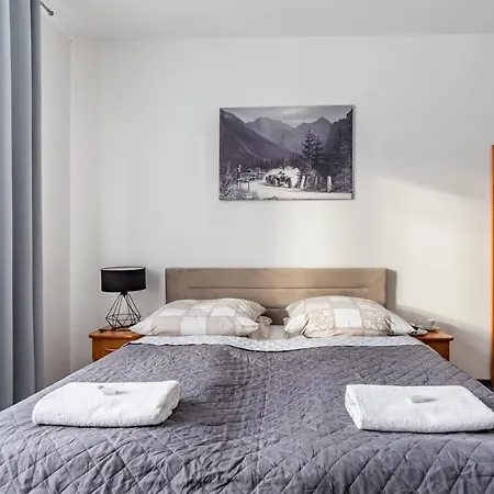 84 & - Sauna & Jacuzzi 住宿加早餐酒店