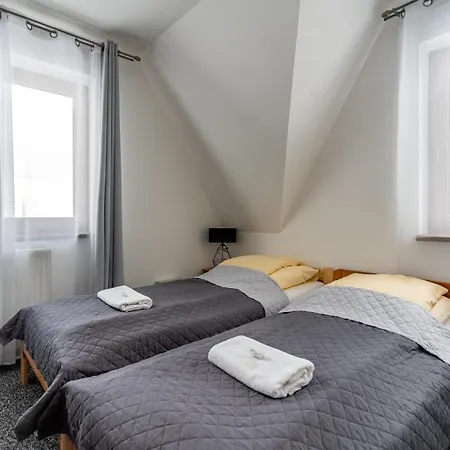 84 & - Sauna & Jacuzzi Bed and breakfast