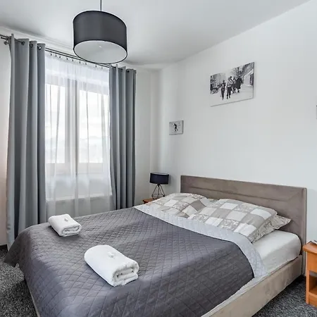 84 & - Sauna & Jacuzzi 住宿加早餐酒店