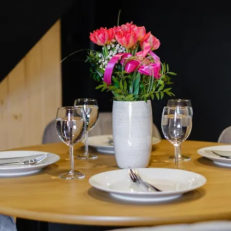 84 & - Sauna & Jacuzzi Oda ve Kahvaltı