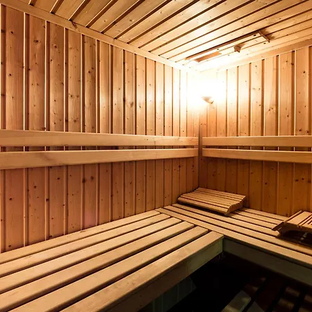 84 & - Sauna & Jacuzzi