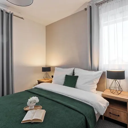 住宿加早餐酒店 84 & - Sauna & Jacuzzi 3*