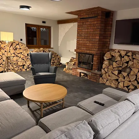 84 & - Sauna & Jacuzzi 住宿加早餐酒店 3*