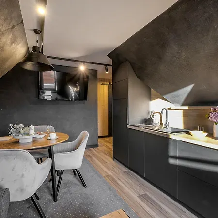 84 & - Sauna & Jacuzzi 住宿加早餐酒店 扎科帕内