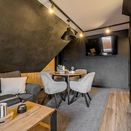 84 & - Sauna & Jacuzzi 住宿加早餐酒店 扎科帕内