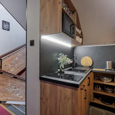 84 & - Sauna & Jacuzzi Bed & Breakfast