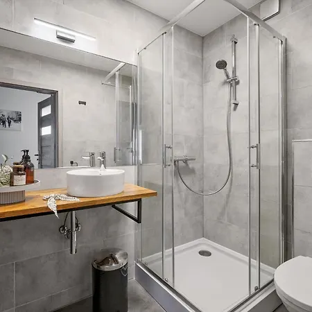 84 & - Sauna & Jacuzzi 3* Закопане