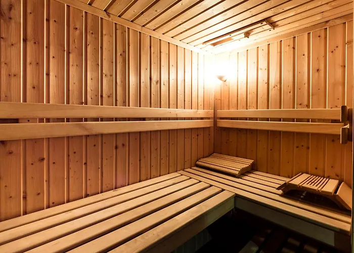 84 & - Sauna & Jacuzzi