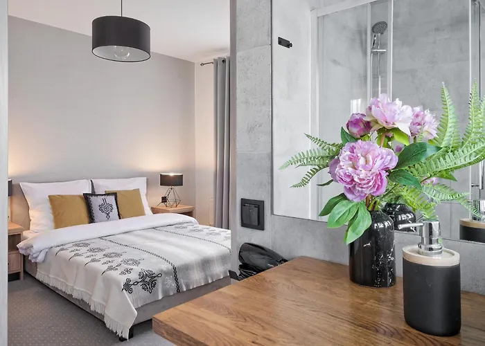 84 & - Sauna & Jacuzzi 3*