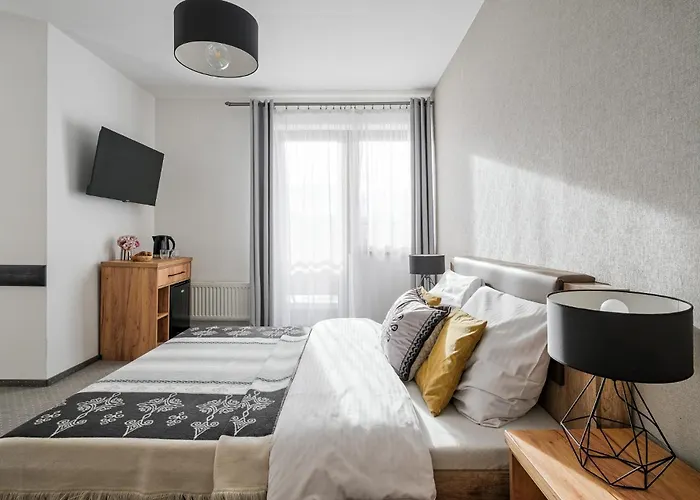 84 & - Sauna & Jacuzzi Bed & Breakfast